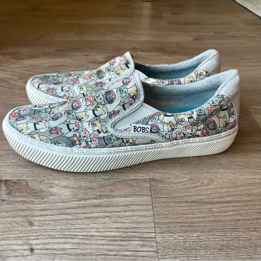 Sketchers Bob Slip-ons Dogs Size 8.5